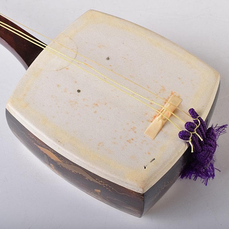 和楽器　ミニチュア　山水人物蒔絵　三味線　置物　バチ付　時代箱付　M　R8262