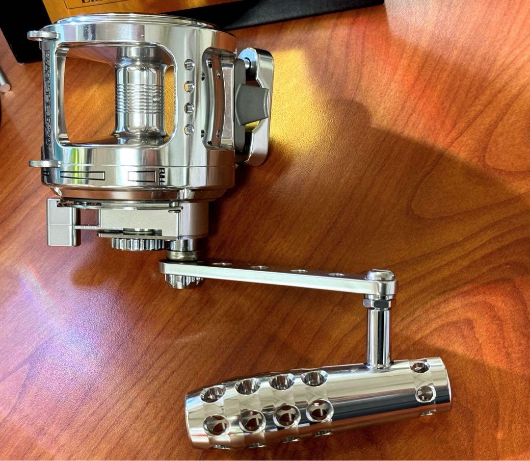 K*H様 アリゲーター　バトル20 リール シルバー