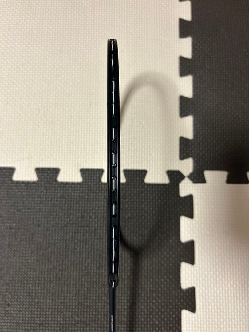 超美品　廃盤品ヨネックス　ナノフレア800 4UG6