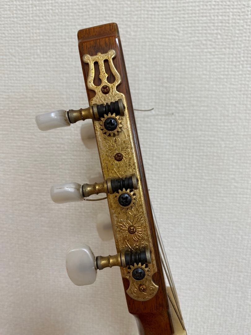 Takamineタカミネ　クラシックギター NO. 6 ハードケース付き