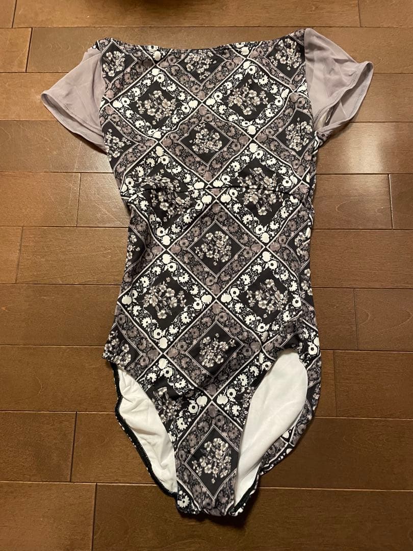 stina 花柄レオタード Sサイズ