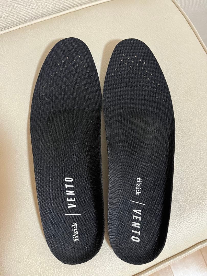 fi'zi:k VENTO OMN シューズ ホワイト/ブラック サイズ44