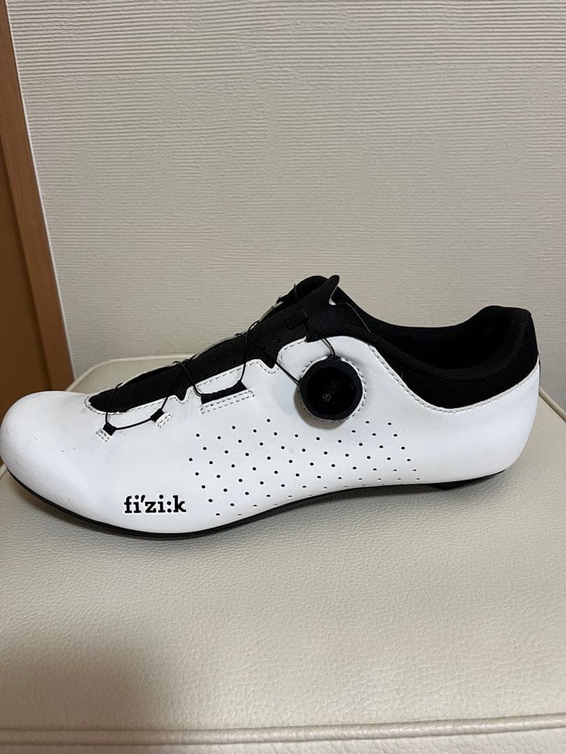 fi'zi:k VENTO OMN シューズ ホワイト/ブラック サイズ44