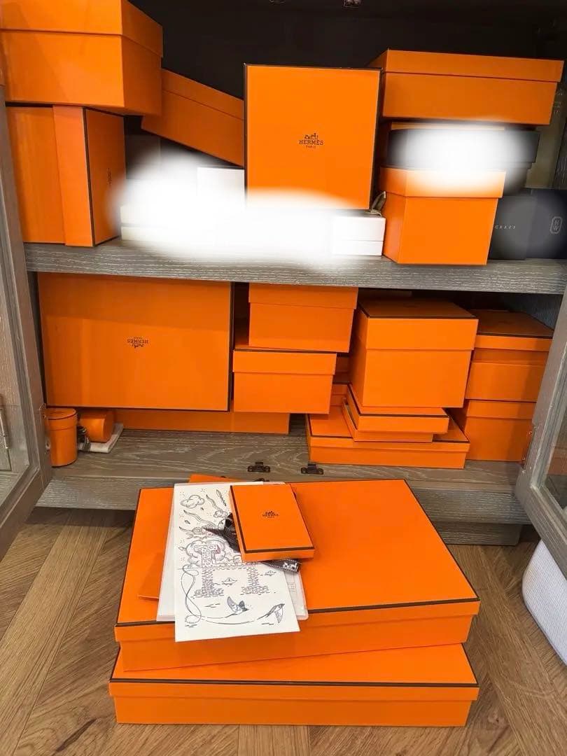 エルメス　空箱　ブランド　布袋　ショッパー　大きめダンボールに全部で30点以上