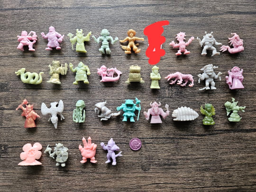 ネクロスの要塞フィギュアセット213体＋魔法チップ1枚　消しゴム大量まとめ