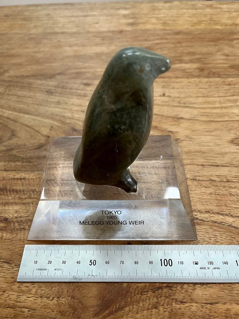 イヌイットアート石像　Mc LEOD YOUNG WEIR TOKYO 1985