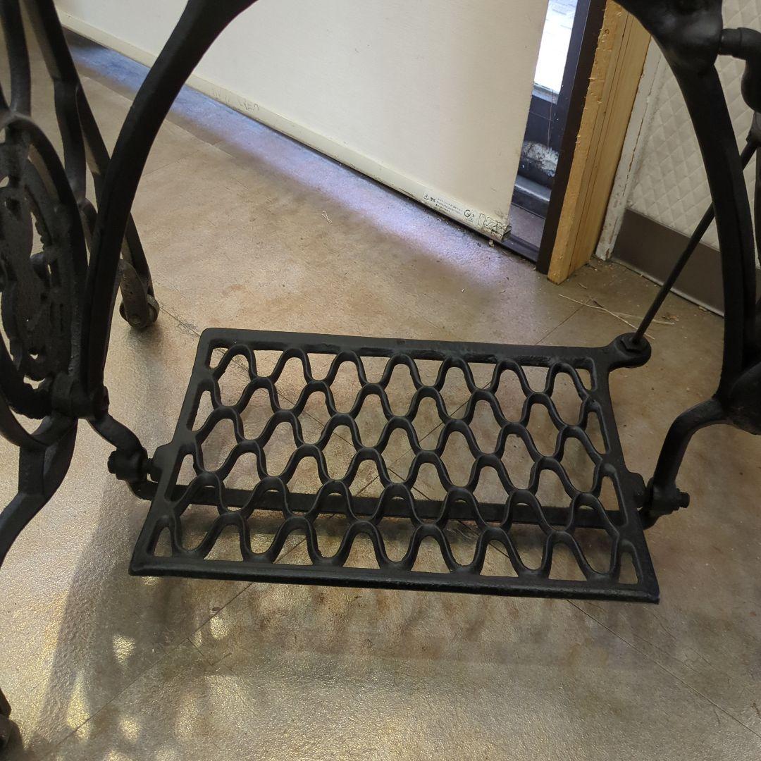 アンティーク　SINGER アイアン　ミシン　脚のみ　あみあみ　テーブル