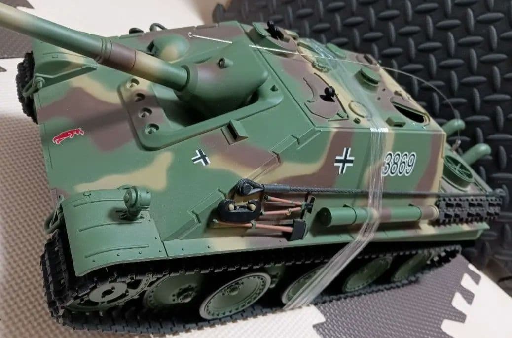 ヘンロン社製 RCバトルタンク 1/16