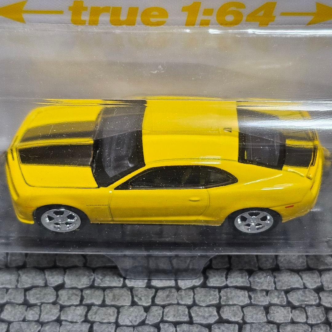 オートワールド　2010　シボレー　カマロ　SS　1/64　イエロー　新品未開封