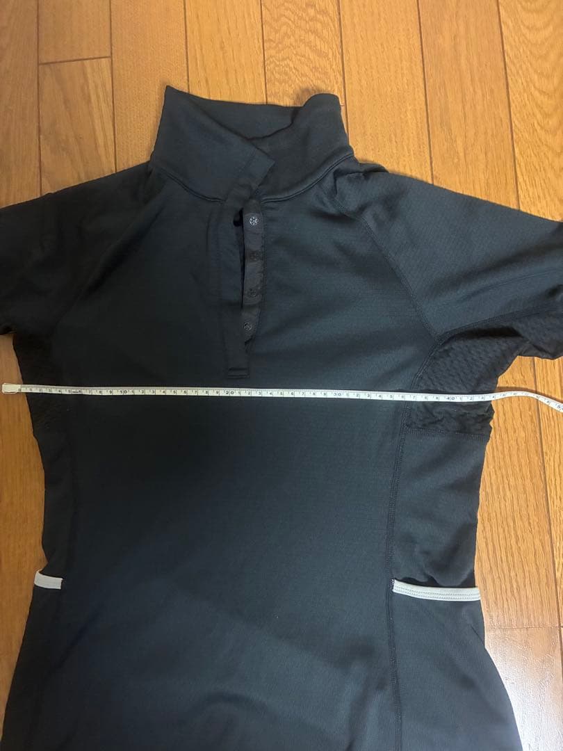 Lija ブラック ハイネック