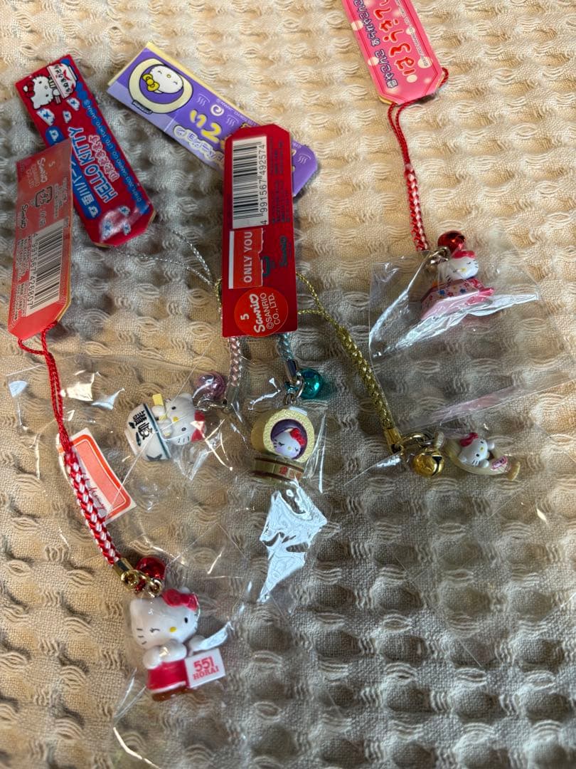 ご当地キティ　根付けストラップ等　61点　まとめ売り