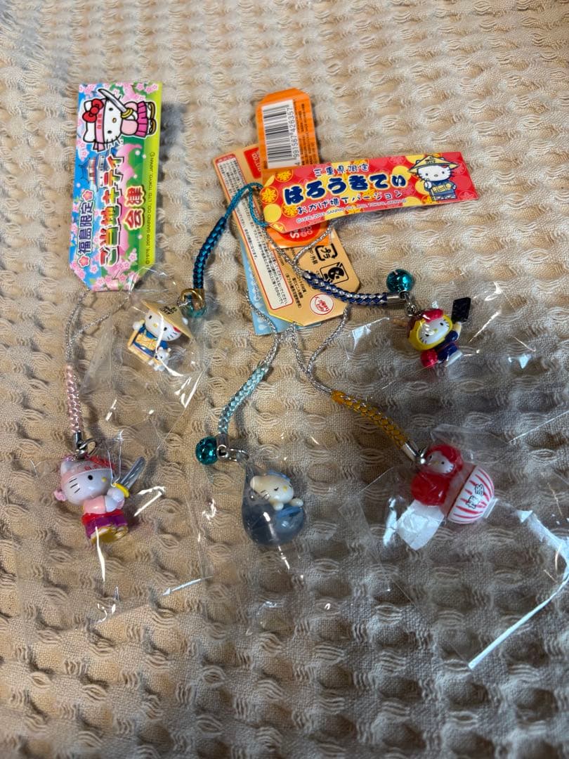 ご当地キティ　根付けストラップ等　61点　まとめ売り