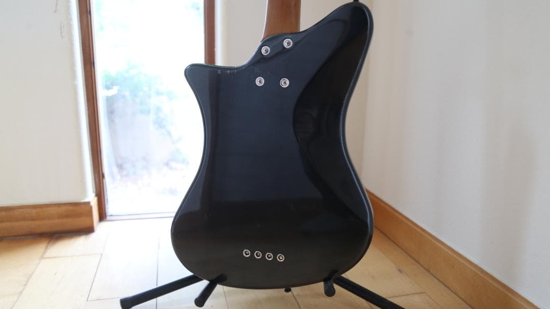 RYOGA SKATER BLACK BASS ベース　中古