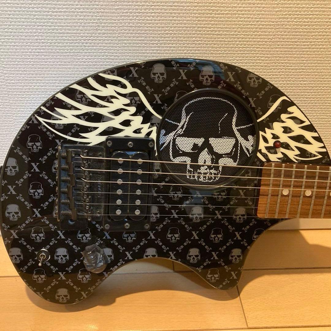 極美品　FERNANDESエレキギター スカルデザイン　専用ケース付