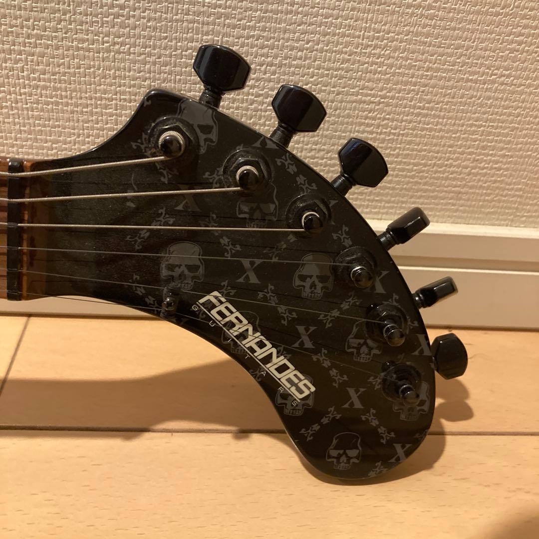 極美品　FERNANDESエレキギター スカルデザイン　専用ケース付