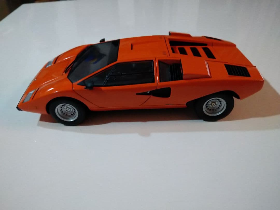 車　ＫＹＯＳＨＯ　1/18　ランボルギーニ　カウンタック　ＬＰ４００　ミニカー