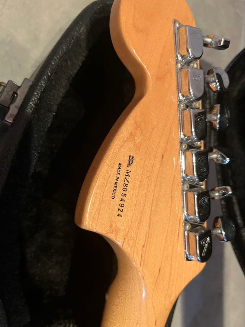 Fender Telecaster Deluxe ブラック ハードケース付き