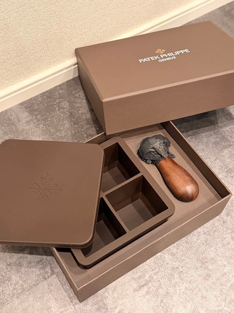 PATEK PHILIPPEイベント限定品 アイスキューブスタンプとカタログ