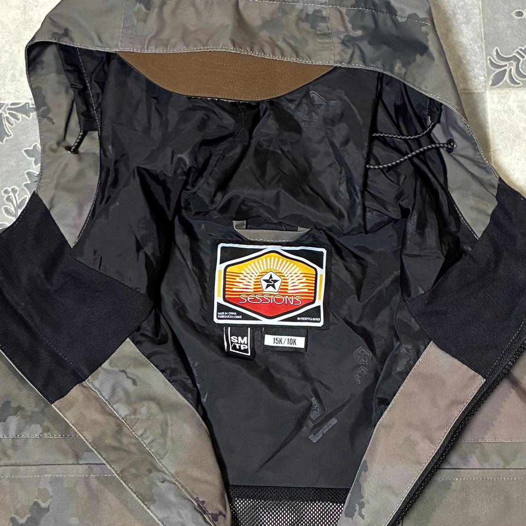 SESSIONS スノーボードジャケット 迷彩 カモフラ ドローコード ZIP