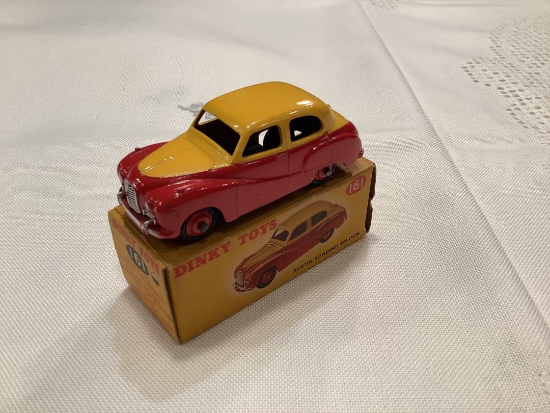 美品　DINKY TOYS AUSTIN SOMERSET ミニカー