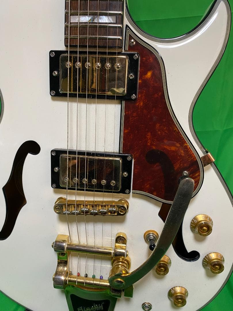 Greg Bennett RL4LTD White　セミアコ