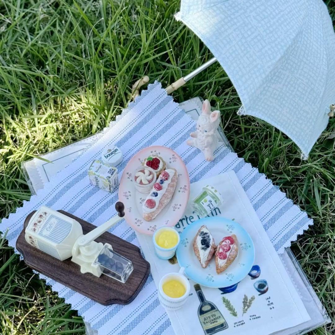 ミニチュア　キッチン雑貨　コーヒーミル　壁掛け　ブルーストライプ　ドールハウス