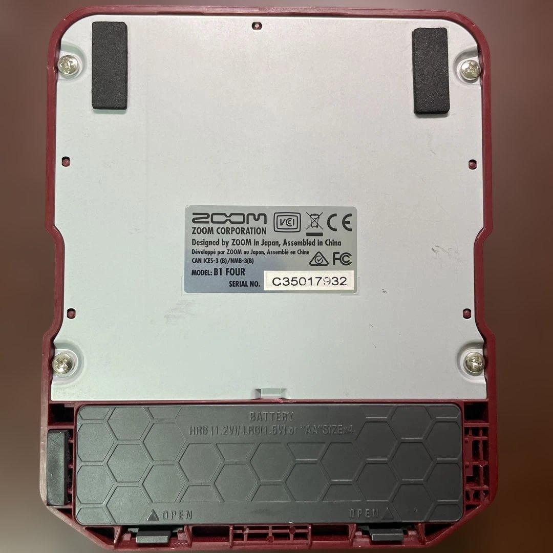ベース Zoom B1 four