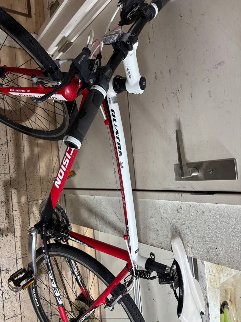 PRECISION QUATRE クロスバイク 333 レッド/ホワイト