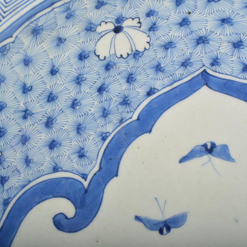 伊万里焼　古伊万里　成化年製款　染付　花蝶文　輪花皿　大皿　V　R5965B