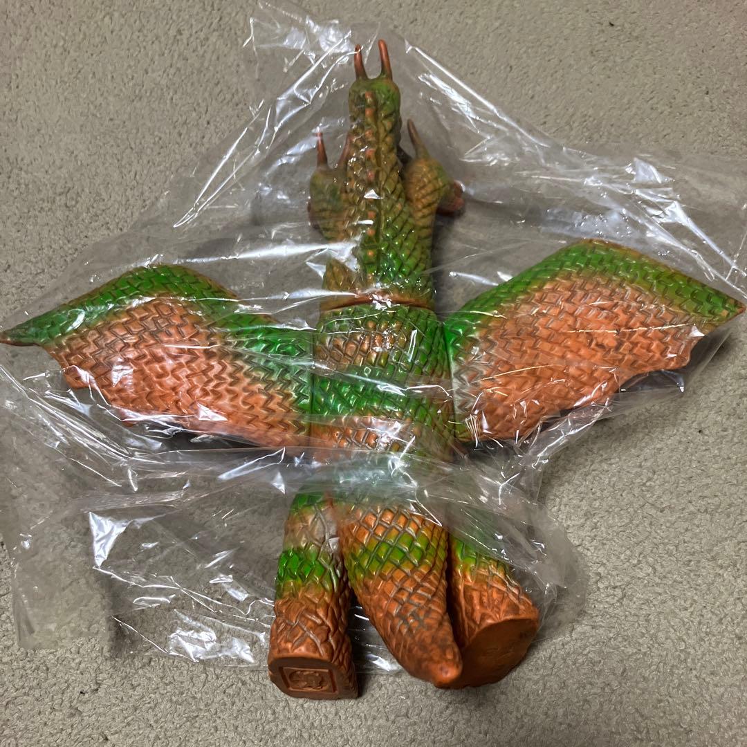 n*o様 キングギドラ　フィギュア　BULLMARK