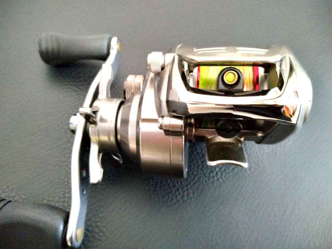 【美品特価】ダイワAGGREST 100SH右巻き ベイトリール鯛ラバラバージグ