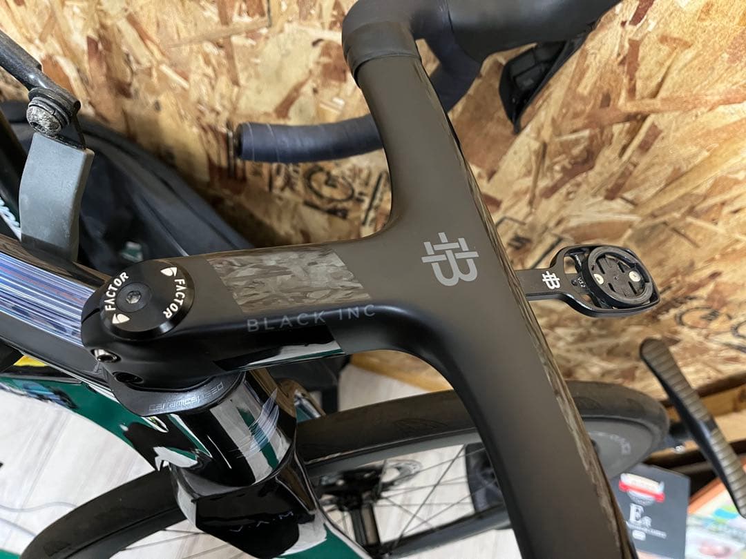 FACTOR OSTRO VAM ロードバイク