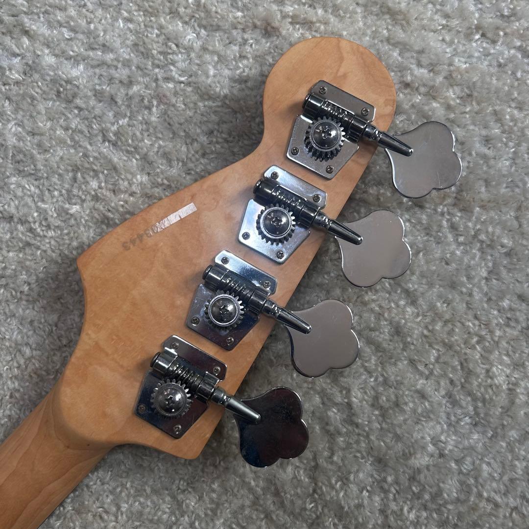 Legend レジェンド　ジャズベースタイプ エレキベース　ホワイト　ケース付き