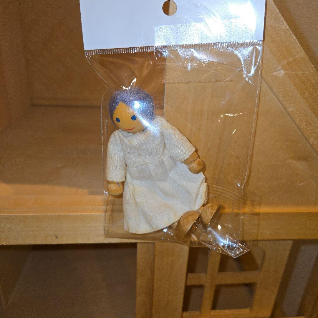 【廃盤】ボーネルンド　ドールハウス　人形　家具一式セット付き