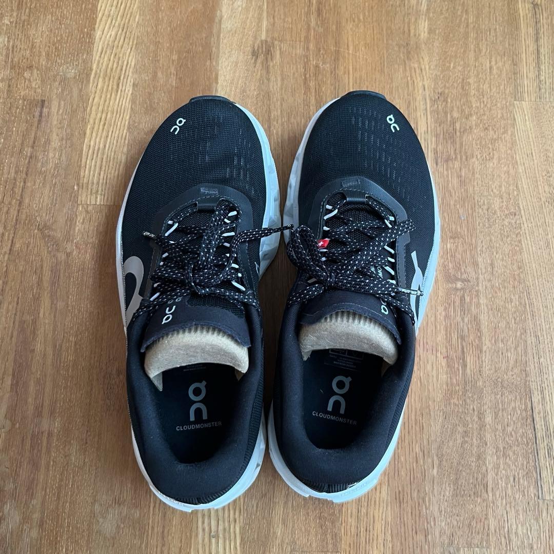 クラウドモンスター2 ON ランニング ブラック 23.5cm