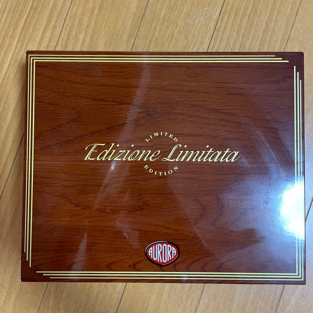 新品未使用 アウロラ AURORA 万年筆 85周年記念 レッド ペン先 F