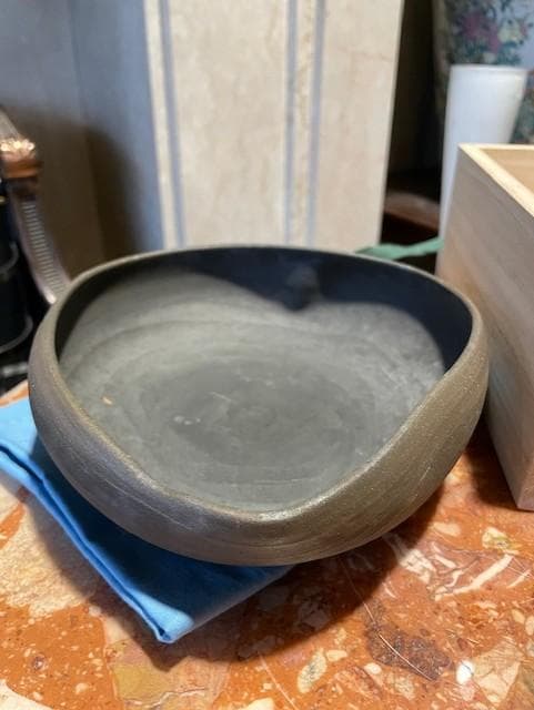 黒色陶器茶碗と木製箱セット