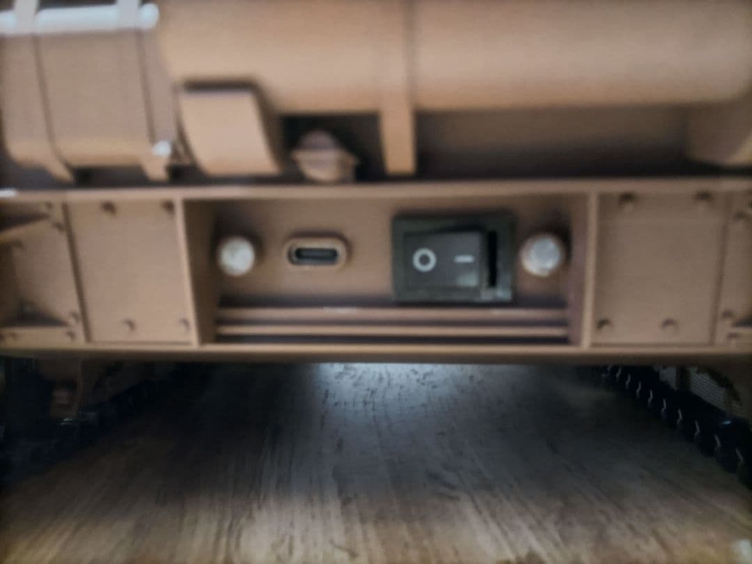 川*忍様 ガールズ&パンツァー　Ⅳ号戦車作る　アシェットジャパン　完成品　操作説