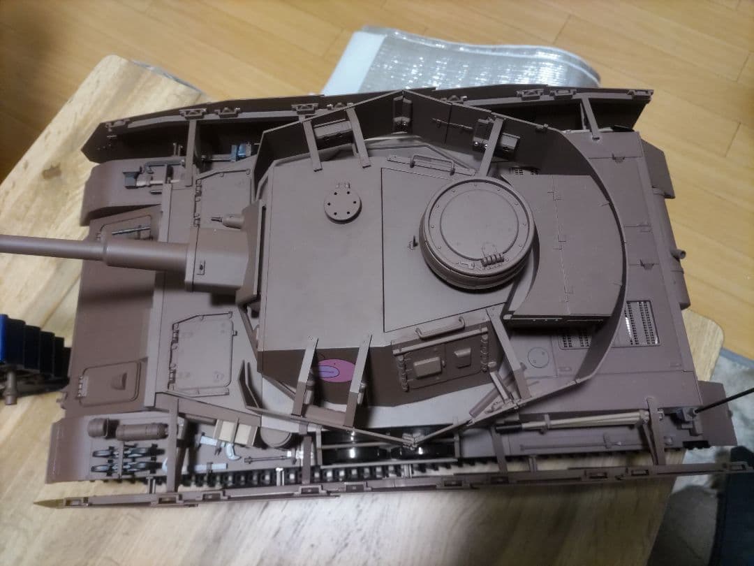 川*忍様 ガールズ&パンツァー　Ⅳ号戦車作る　アシェットジャパン　完成品　操作説