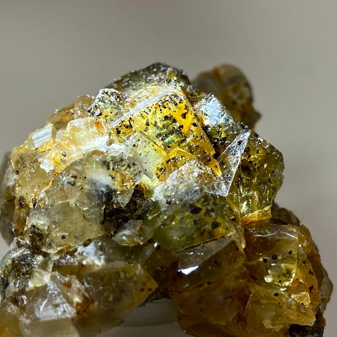 フローライト　蛍石　クリスタルヘブンポケット　鉱物標本　原石　天然石　イギリス