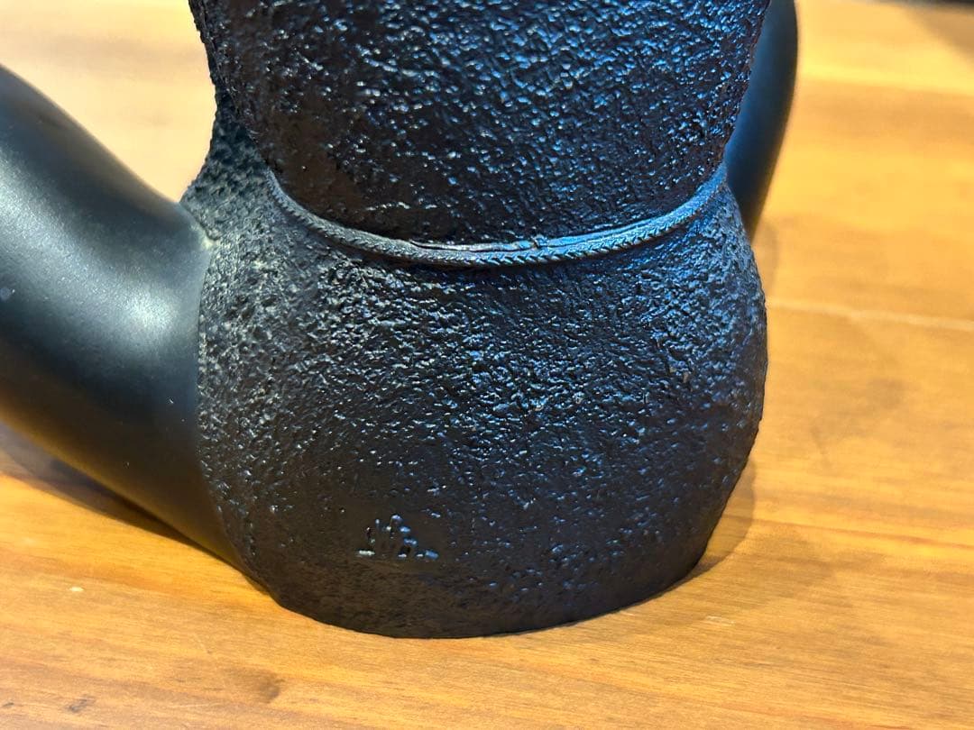 金工師 板保次作 銅製 「おすまし」 　ブロンズ像