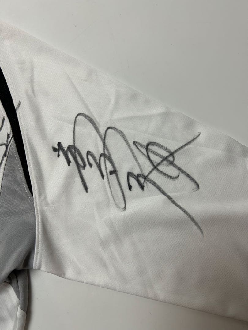 asics 川崎フロンターレ　サイン入り　ホワイト　長袖シャツ　Sサイズ