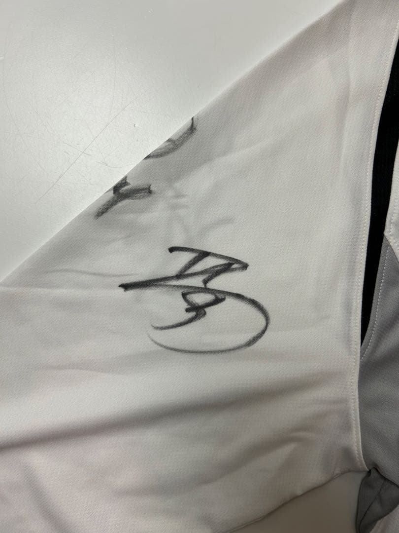 asics 川崎フロンターレ　サイン入り　ホワイト　長袖シャツ　Sサイズ