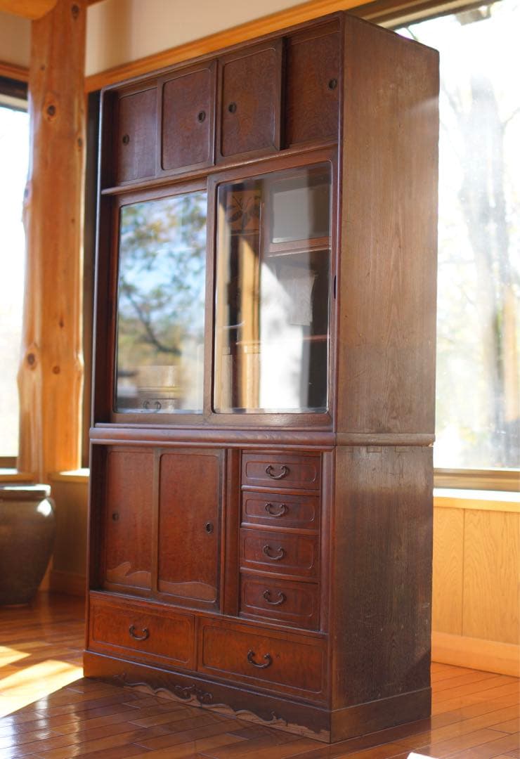 ☆101☆タモ材の玉杢目が美しい茶箪笥