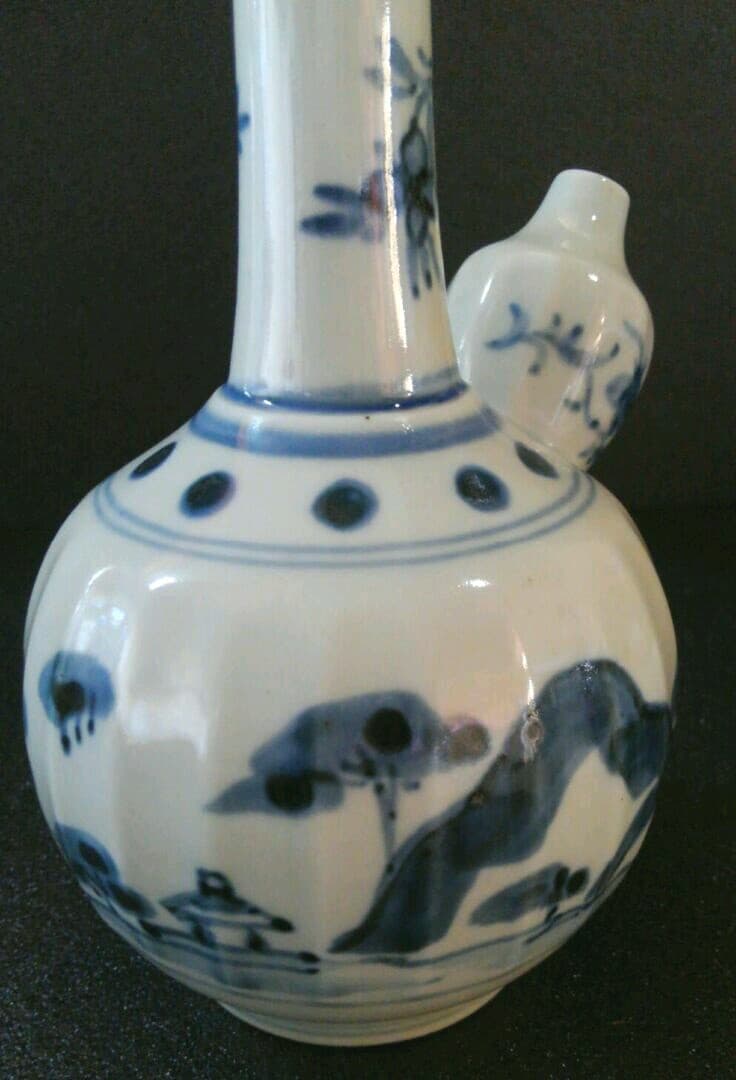 18世紀　オランダ　デルフト　古伊万里写　鎬《しのぎ》手　山水に灯籠図　乳瓶