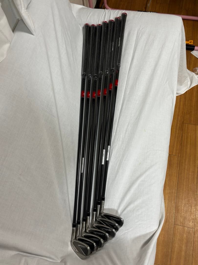 【新品】ステルスアイアンセットカーボンSテーラーメイド（6〜PW、AW、SW）