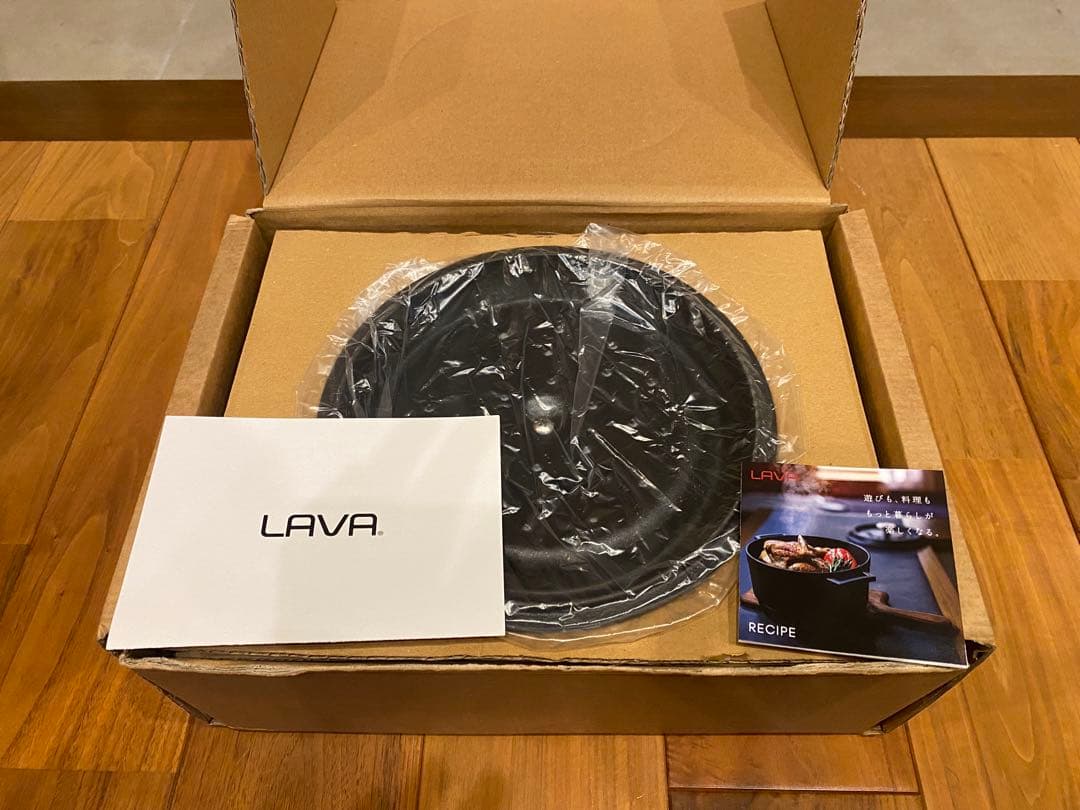 新古品　未使用　LAVA ラウンドキャセロール マットブラック 20cm