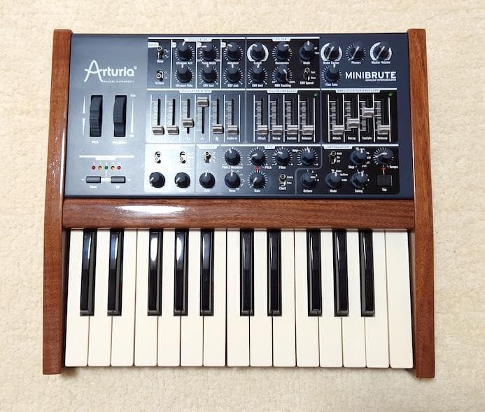 Arturia MiniBrute アナログシンセサイザー