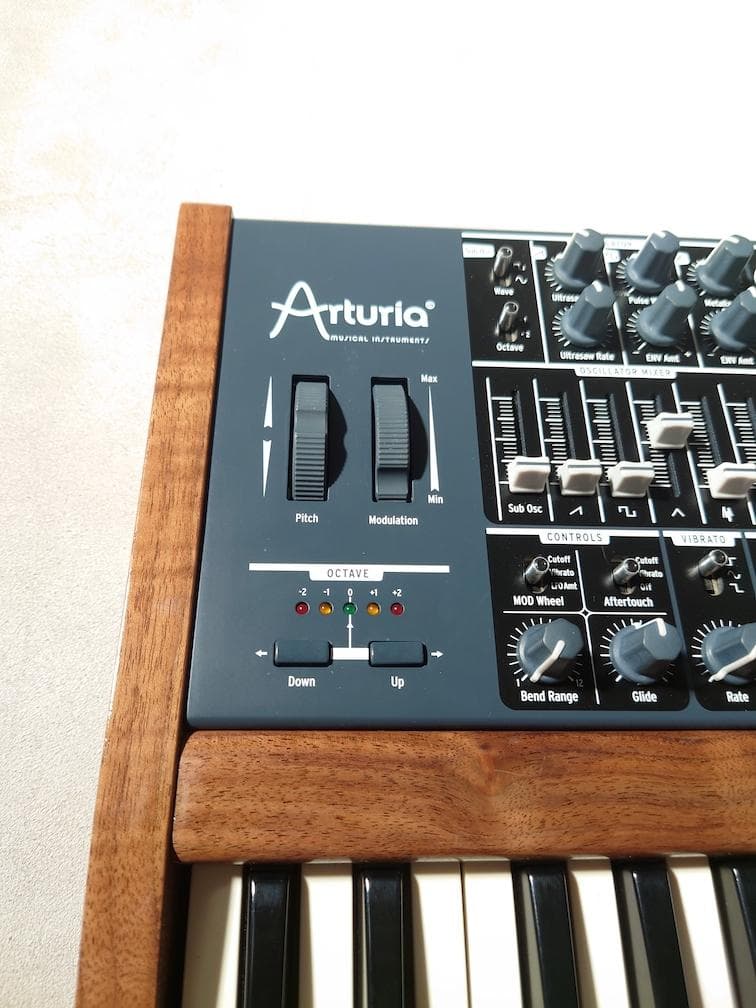Arturia MiniBrute アナログシンセサイザー