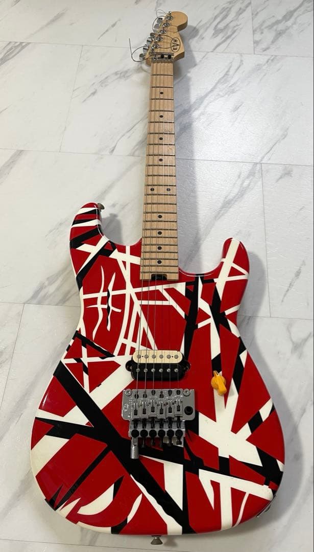 ギター EVHStriped Series Red with Black Stripes